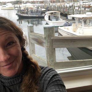 Meet your Posher, Laurie